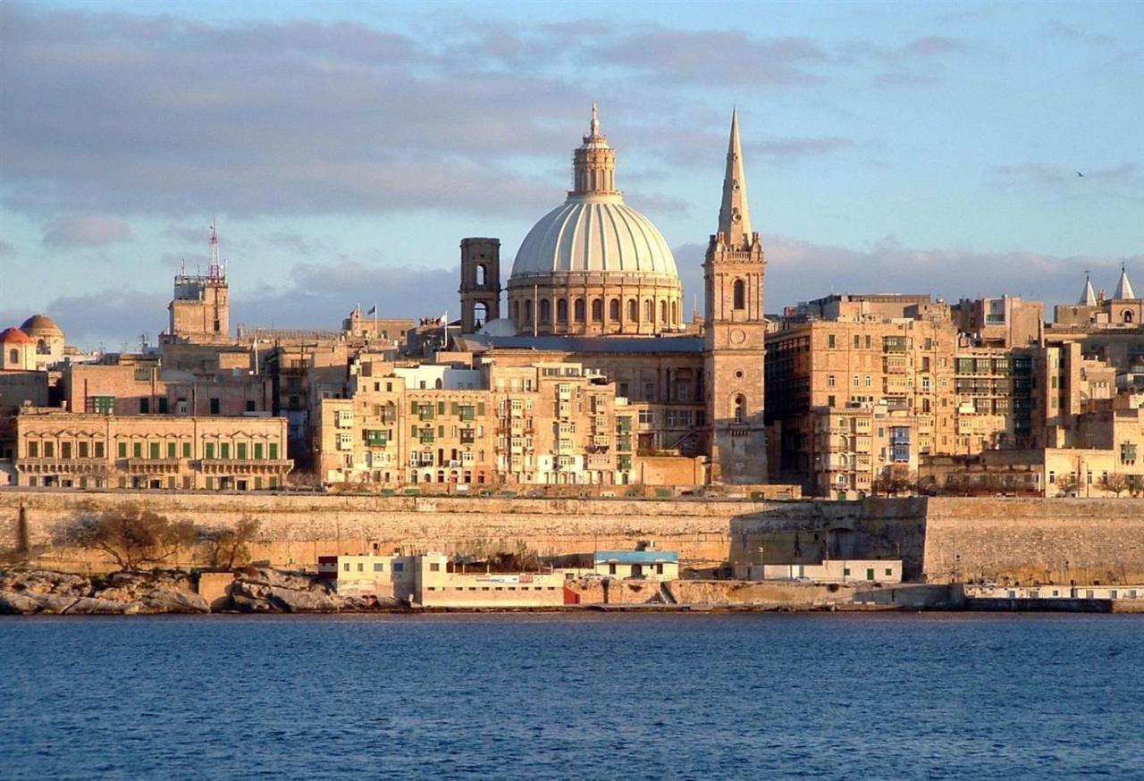 Luxury Apt W/ Side Seaviews And Pool, Top Location Sliema Exterior foto