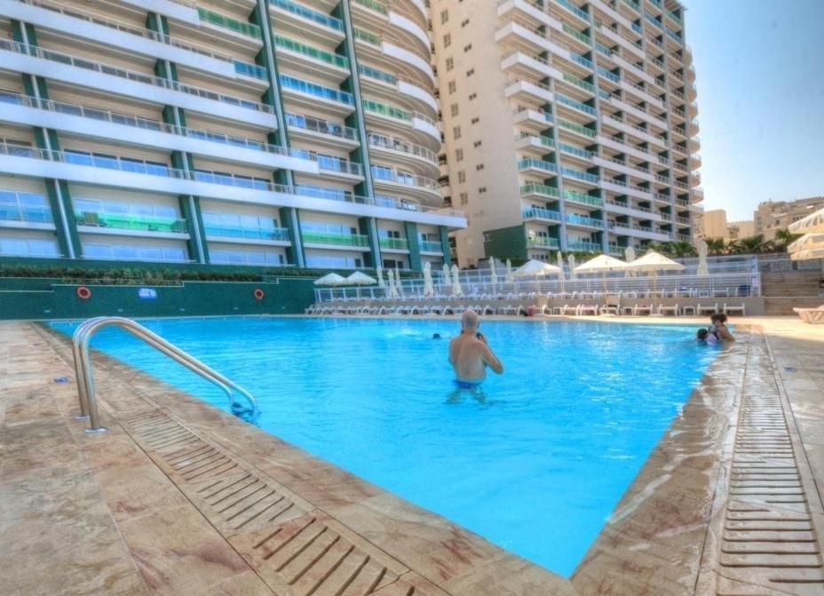 Luxury Apt W/ Side Seaviews And Pool, Top Location Sliema Exterior foto